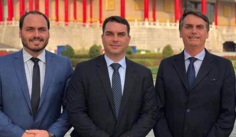 Casa cheia? Bolsonaro poderá receber filhos e netos mesmo preso, decide Moraes