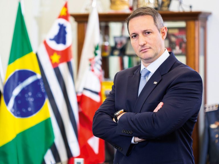 PL que classifica facção como terrorista “encarece custo do crime”, diz Derrite